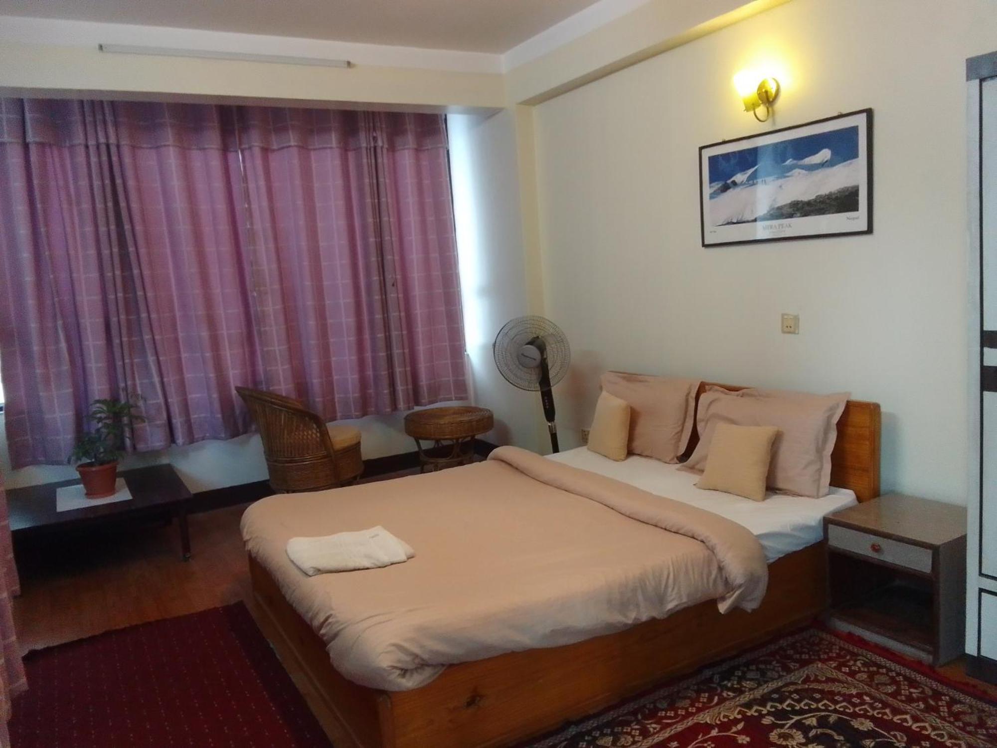 Hotel Pristine Kathmandu Buitenkant foto