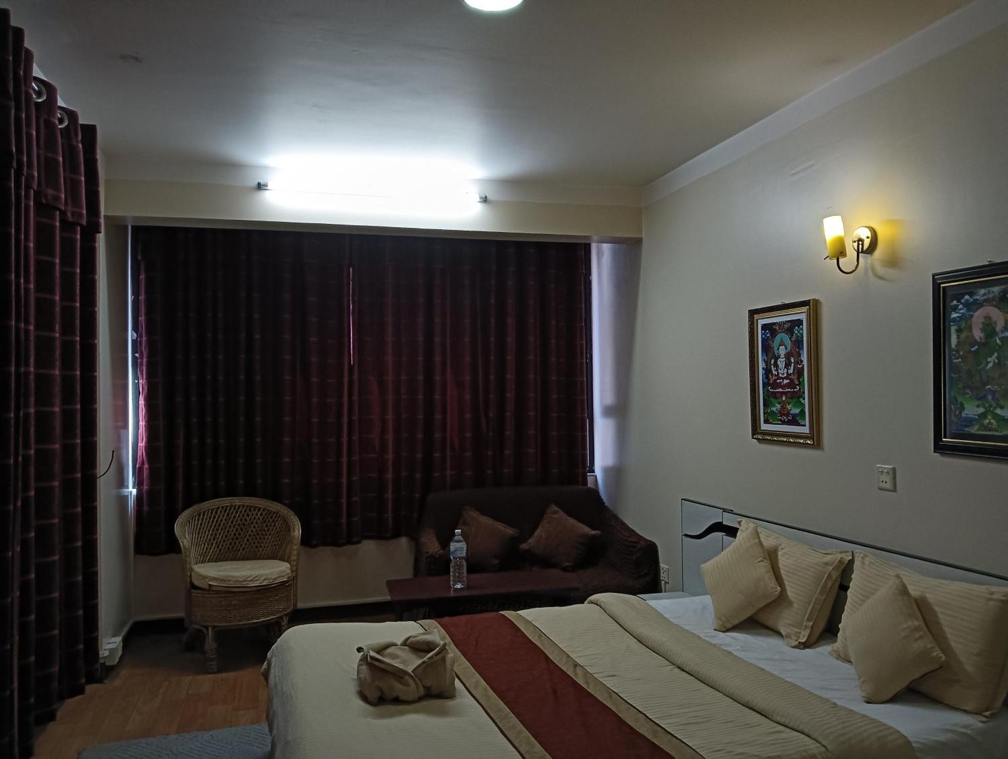 Hotel Pristine Kathmandu Buitenkant foto