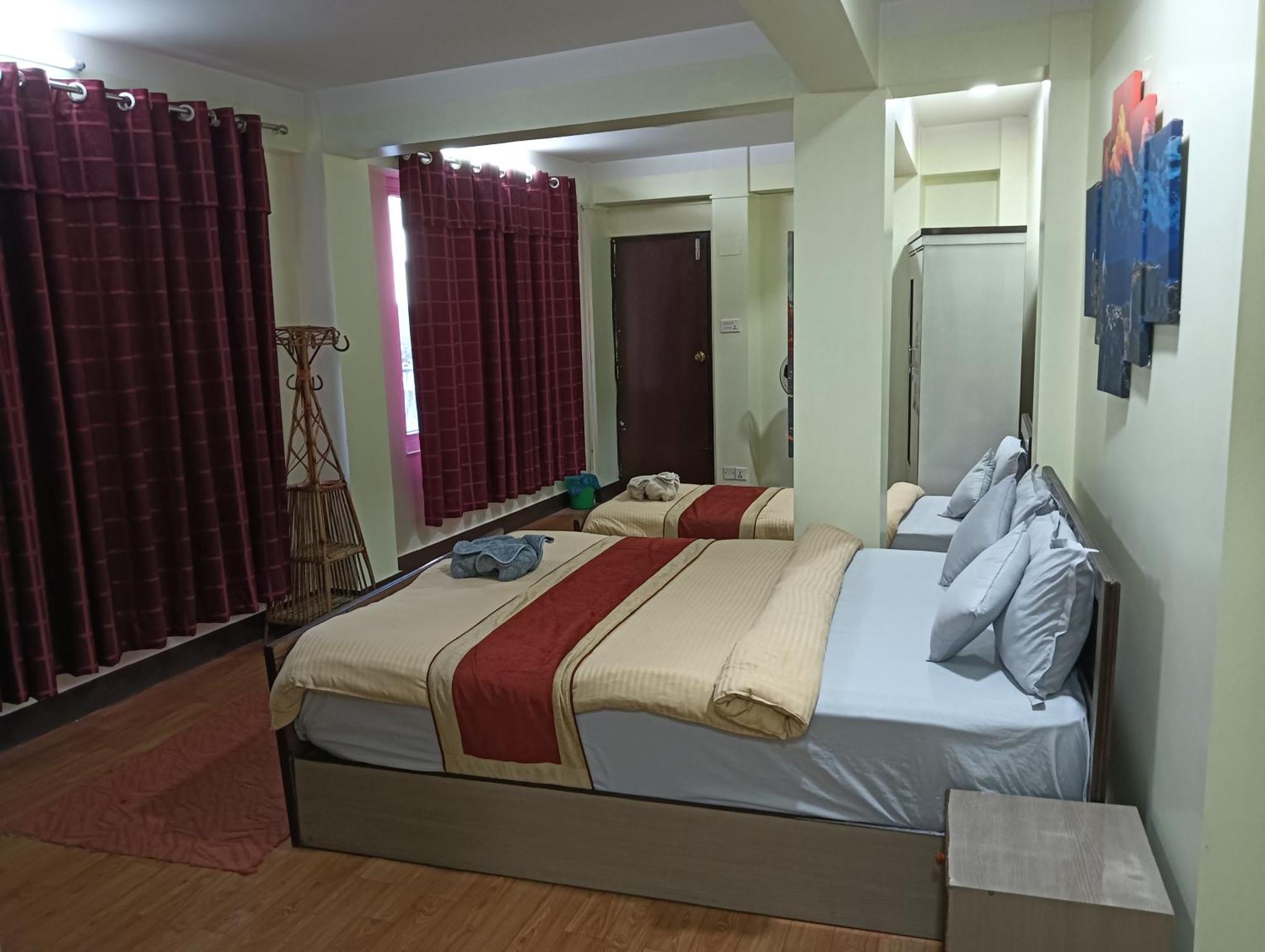 Hotel Pristine Kathmandu Buitenkant foto