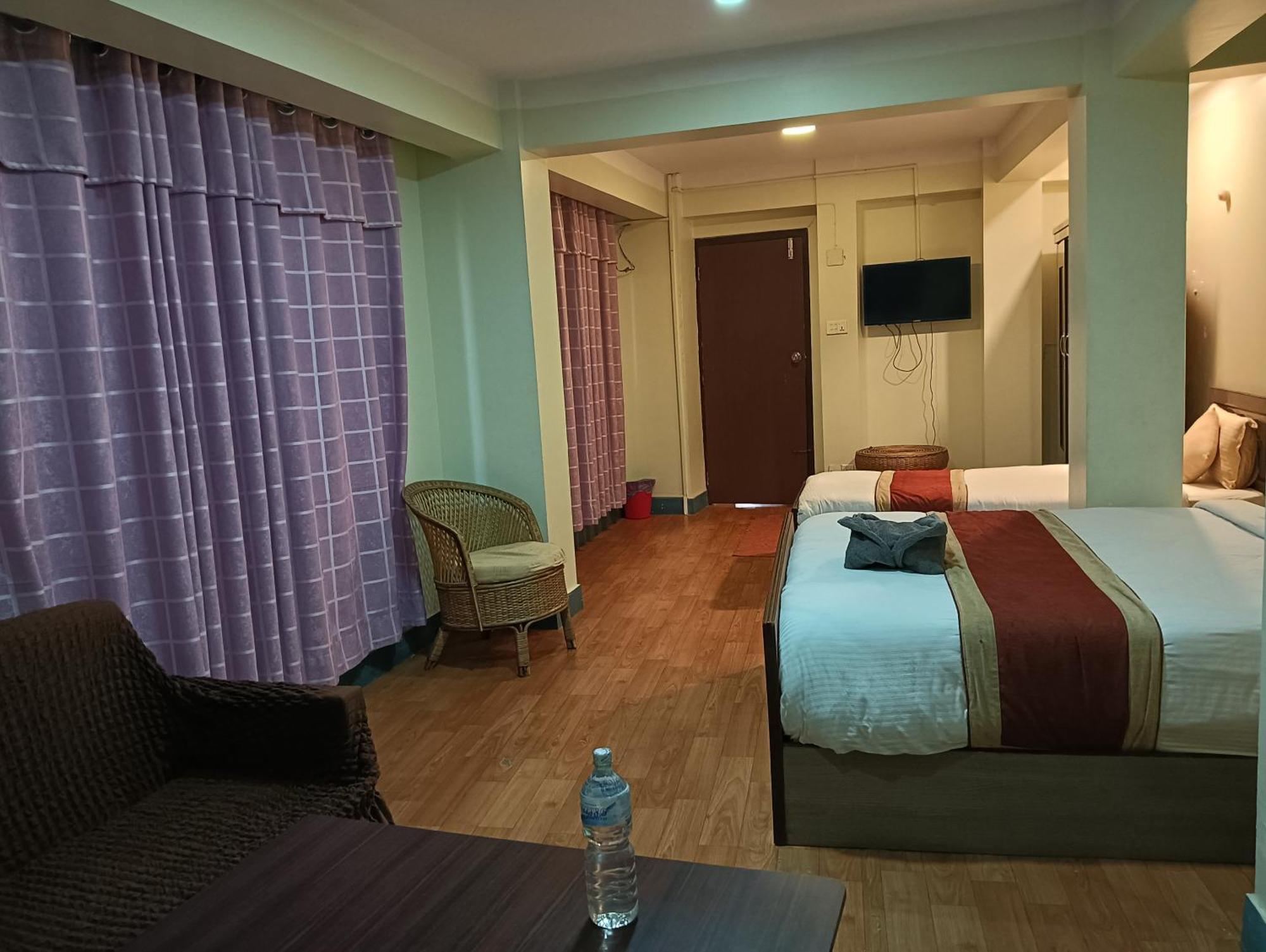 Hotel Pristine Kathmandu Buitenkant foto